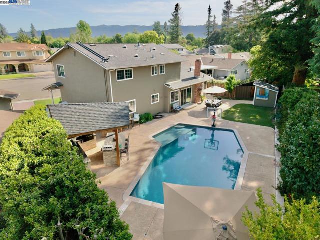 4839 Merganser Ct, Pleasanton CA: https://media.crmls.org/mediaz/7c64fefc-756f-44a3-8071-2b82aa088015.jpg