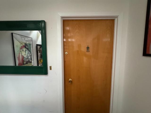 370 Bartlett Street, San Francisco CA: https://media.crmls.org/mediaz/7c6552c9-fe17-4443-894c-340710bb1d57.jpg