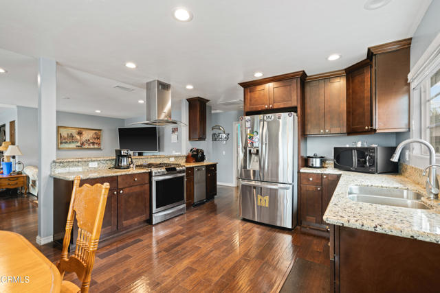 1257 S G Street, Oxnard CA: https://media.crmls.org/mediaz/7c655d31-fa93-4da0-8f45-969f0775e5ff.jpg