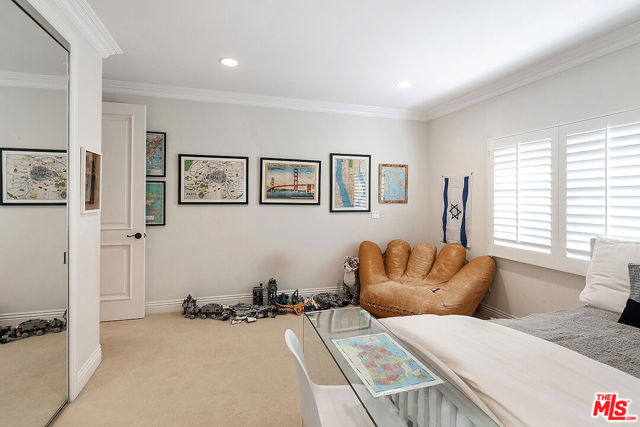 969 S Carmelina Avenue, Los Angeles CA: https://media.crmls.org/mediaz/7c65bc5b-5577-4c30-9e1f-05dc0b2baaee.jpg