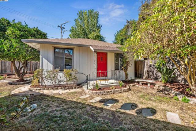 Image 39 of 60 For 38011 Temple Way