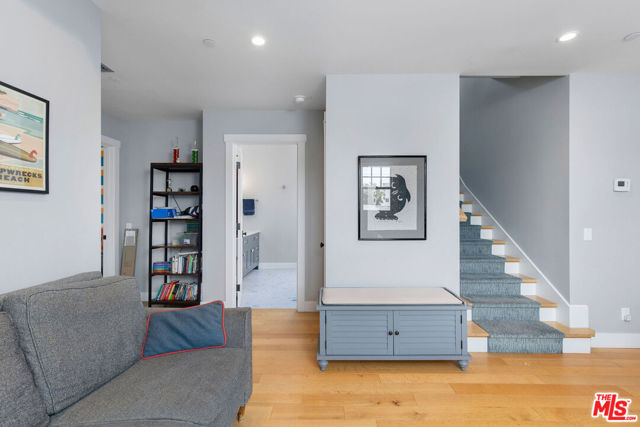 106 Dudley Avenue, Venice CA: https://media.crmls.org/mediaz/7c66031a-2041-4a1b-b64b-17e0cc81ee6a.jpg