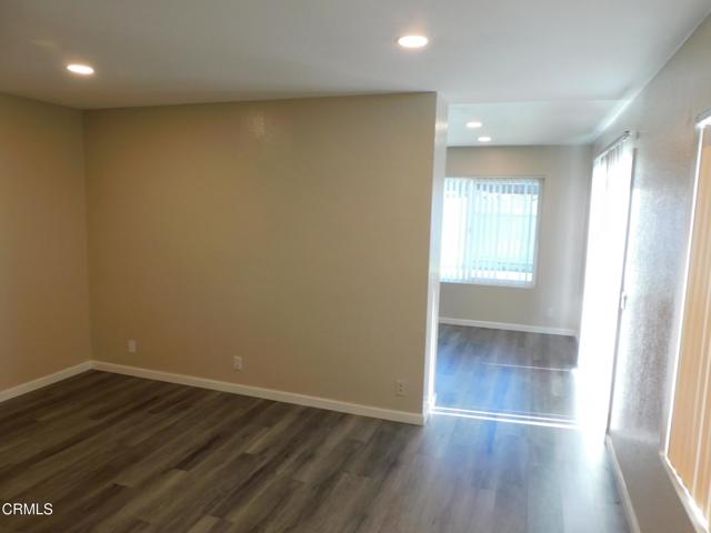 Detail Gallery Image 6 of 25 For 74 Abrazo Dr, Camarillo,  CA 93012 - 3 Beds | 2 Baths