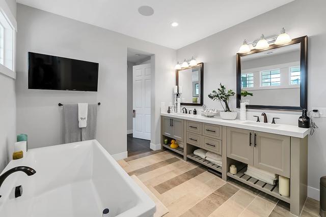 600 Thyme Way, San Ramon CA: https://media.crmls.org/mediaz/7c673b57-3730-454c-8d7b-86b6babdcb7a.jpg