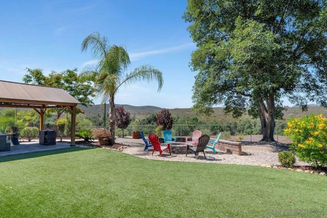 25657 Bellemore Dr, Ramona CA: https://media.crmls.org/mediaz/7c6775d4-e70b-43b8-9433-1af13065c953.jpg