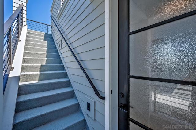 1216 Molara Ln, Encinitas CA: https://media.crmls.org/mediaz/7c67da42-087a-4a70-af0d-9458a9a24fef.jpg