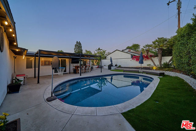 600 Pueblo Place, Fullerton CA: https://media.crmls.org/mediaz/7c67e9d5-a3c9-4538-83c7-6f98067d6ec2.jpg