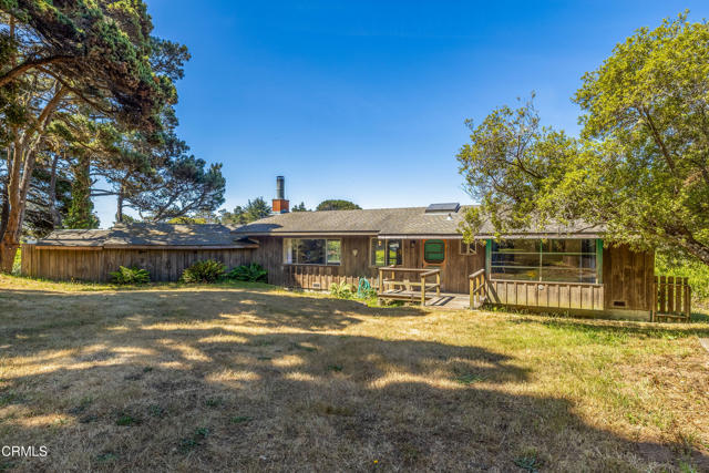 16920 Ocean Drive, Fort Bragg CA: https://media.crmls.org/mediaz/7c681dcf-e220-43b9-aa42-0d776cd23175.jpg