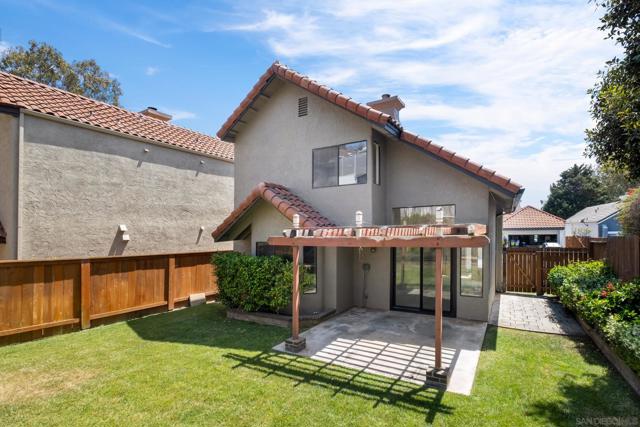 2818 Forest View Way, Carlsbad CA: https://media.crmls.org/mediaz/7c68d135-d678-453e-b98c-230e46572579.jpg