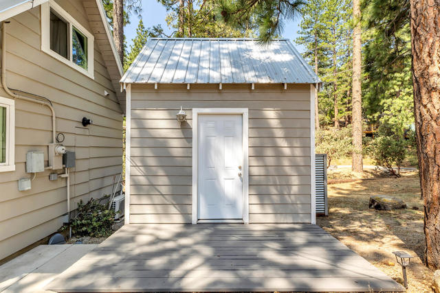 53125 Overlook Drive, Idyllwild CA: https://media.crmls.org/mediaz/7c68f6c6-1347-4e50-a1ca-d7b9b9bc7038.jpg