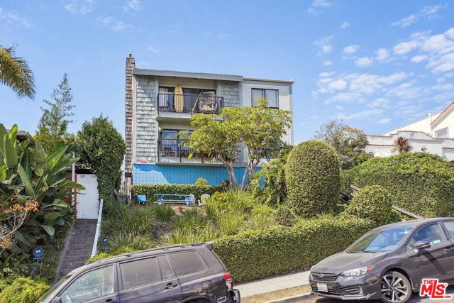 209 4th Avenue photo 5