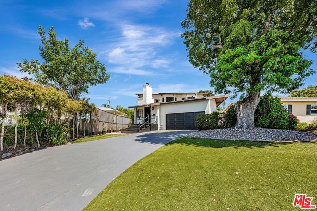 1148 Turquoise Street, San Diego CA: https://media.crmls.org/mediaz/7c697359-c655-48b6-bc99-661c63f1fd28.jpg