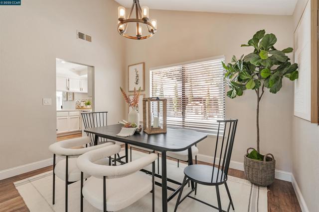 2329 Sweetwater Dr, Martinez CA: https://media.crmls.org/mediaz/7c6979c3-4f02-475b-81f7-847b3c3de4a4.jpg