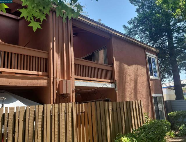 810 Oak Grove Rd, Concord CA: https://media.crmls.org/mediaz/7c697f9e-819b-4ec9-b0d4-cdca5bba1d4b.jpg