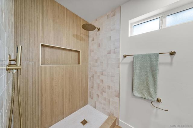 3534 36 Collier Ave, San Diego CA: https://media.crmls.org/mediaz/7c69ace4-b5ad-42db-94ca-40007afdf491.jpg