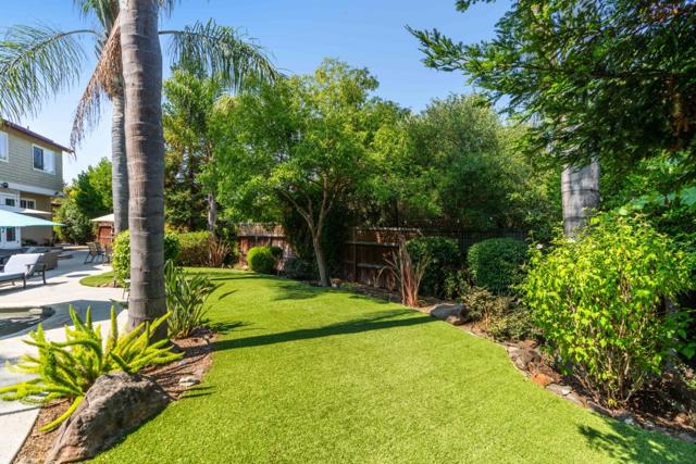 18 Sherman Court, Scotts Valley CA: https://media.crmls.org/mediaz/7c69ce67-c765-4f7f-a6b9-fd54c771f143.jpg