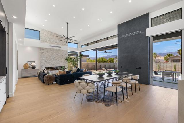 3 Siena Vista Court, Rancho Mirage CA: https://media.crmls.org/mediaz/7c6aacf5-be8f-462e-a604-66f99de23a72.jpg