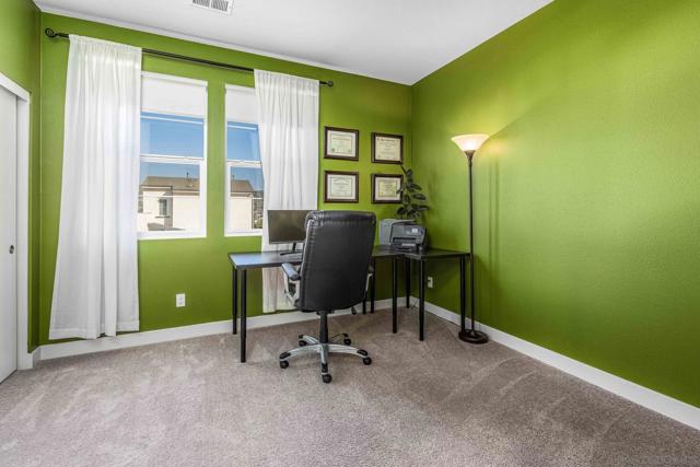 Image 19 of 70 For 8988 Trailridge Ave