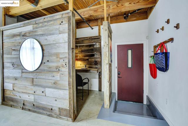 1695 15Th St, Oakland CA: https://media.crmls.org/mediaz/7c6b2a1a-8742-4944-b94c-539a8c208dc3.jpg