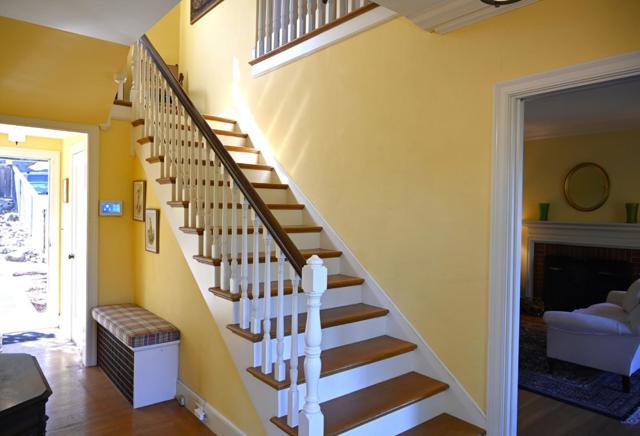 1920 Oak Knoll Drive, Belmont CA: https://media.crmls.org/mediaz/7c6be4a9-7f08-4f7c-9489-5665d1cb7fe9.jpg