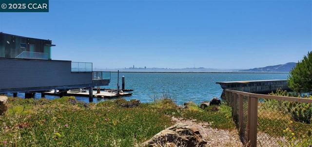 1460 Sandpiper Spit, Richmond CA: https://media.crmls.org/mediaz/7c6c0082-8017-4239-b9cd-4f456977689d.jpg