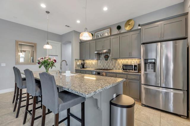 1667 Santana Ranch Drive, Hollister CA: https://media.crmls.org/mediaz/7c6c255b-26e6-418a-ae92-df05abe41e36.jpg