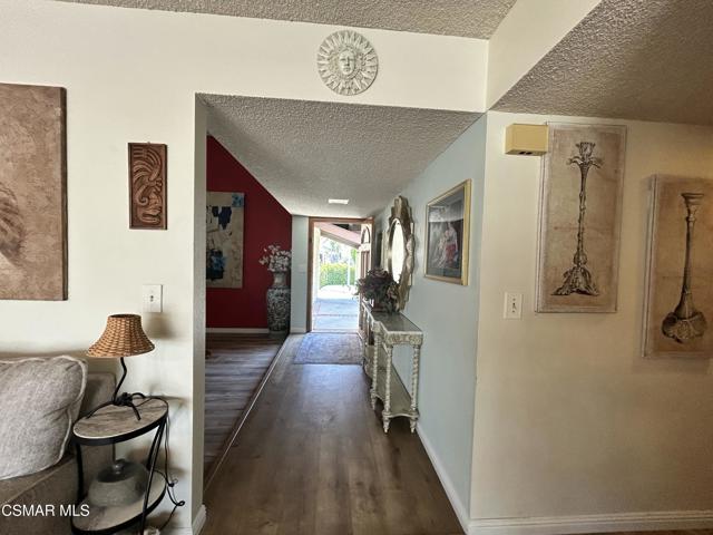 2653 N Broadmoor Avenue, Simi Valley CA: https://media.crmls.org/mediaz/7c6c9c10-055c-4020-a9de-4a84a8550faf.jpg