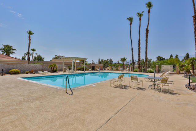 1181 Sunflower Lane, Palm Springs CA: https://media.crmls.org/mediaz/7c6d6d1b-25db-4d60-9590-e59987f17eb5.jpg
