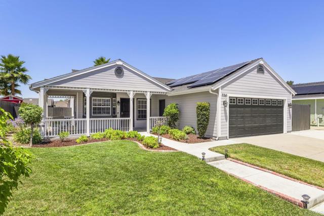 724 Hollowglen Road, Oceanside CA: https://media.crmls.org/mediaz/7c6e86eb-7b70-488e-b652-6906c8a9d961.jpg