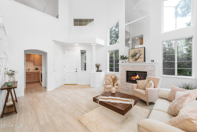 5748 Whispering Pines Circle, Westlake Village CA: https://media.crmls.org/mediaz/7c6f927e-3f11-4abf-8600-69da805af90e.jpg