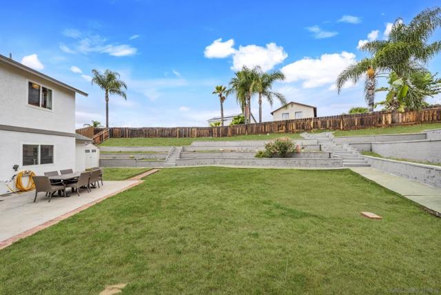 10424 Nubbin Ct, Santee CA: https://media.crmls.org/mediaz/7c6fbdff-2fee-4408-8f9e-71a9ed3fa447.jpg