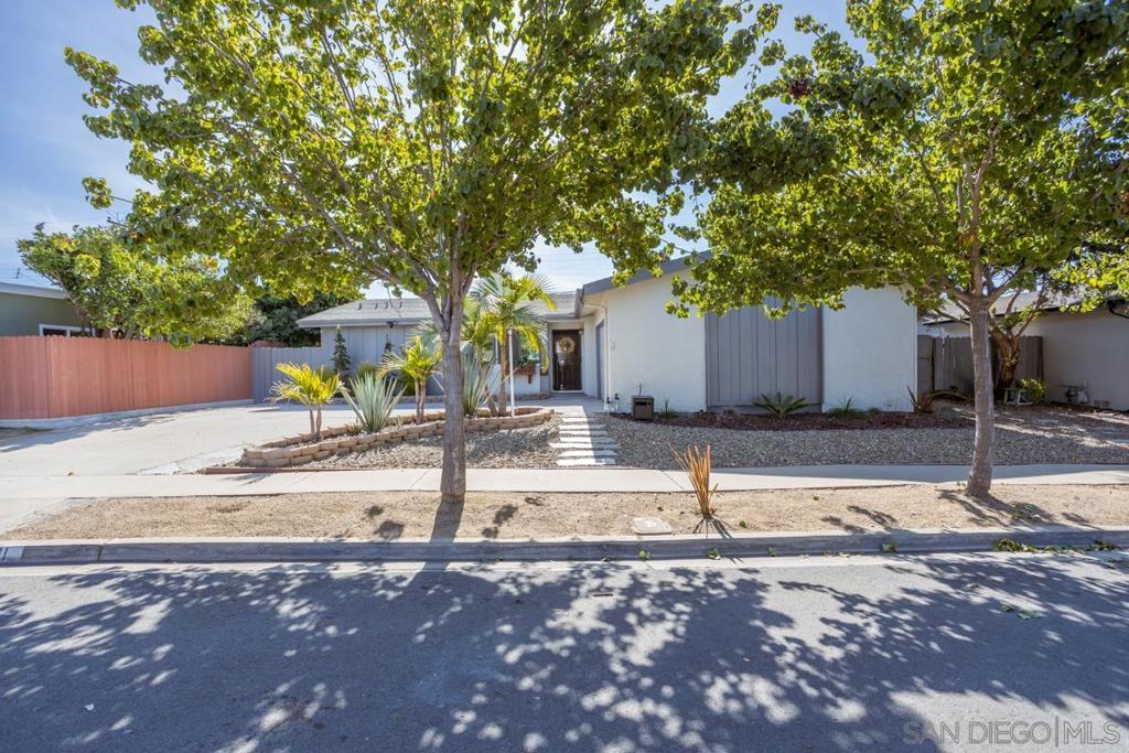 8511 Fensmuir St - photo 2