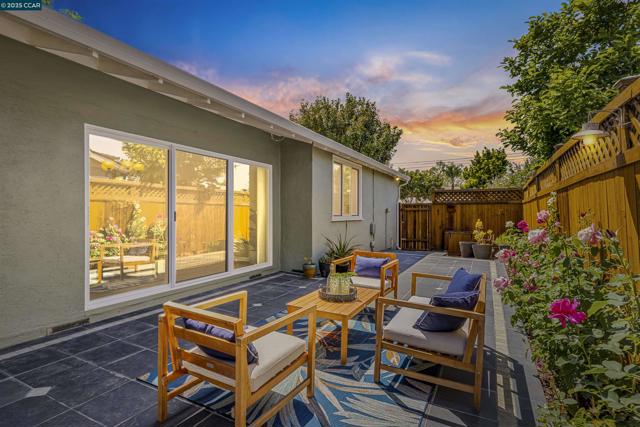 30450 Oakmont Way, Hayward CA: https://media.crmls.org/mediaz/7c706eda-2bd9-4643-ac2d-bac8b956a911.jpg