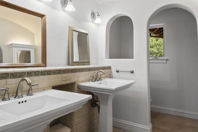 1439 Portola Road, Woodside CA: https://media.crmls.org/mediaz/7c709614-ffbd-4fe0-a0db-adc7f08b456d.jpg