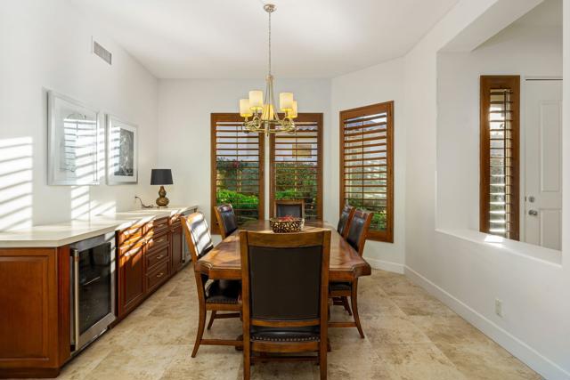 416 Desert Holly Drive, Palm Desert CA: https://media.crmls.org/mediaz/7c70c87b-61e0-4a4a-b440-c526f48b99f7.jpg