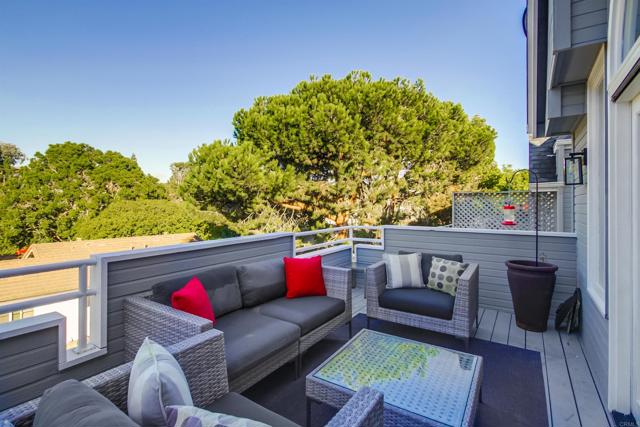 864 Del Mar Downs Rd, Solana Beach CA: https://media.crmls.org/mediaz/7c70d96d-31f1-4302-8ff7-41fc4466f253.jpg
