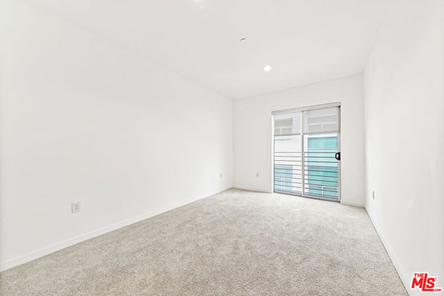 3119 Via Dolce, Marina del Rey CA: https://media.crmls.org/mediaz/7c710115-eede-4565-a338-431dfa07a1c9.jpg