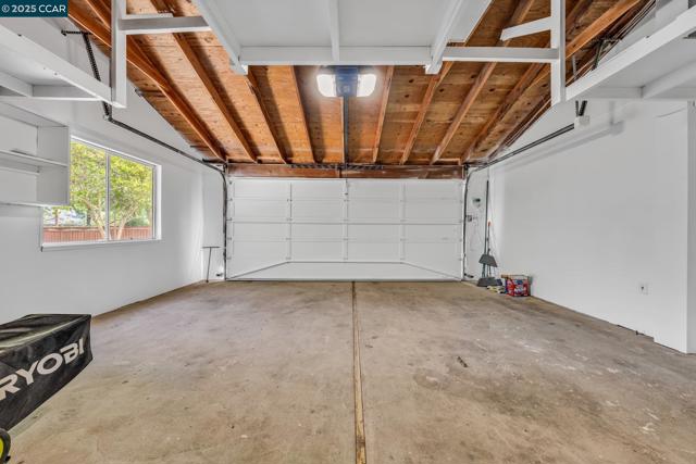 205 Castle Hill Ranch Rd, Walnut Creek CA: https://media.crmls.org/mediaz/7c710921-bec7-494f-bc96-93bdb09e510d.jpg