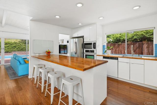 2104 Crownhill Road, San Diego CA: https://media.crmls.org/mediaz/7c719d10-c69e-4426-8c42-8b86427194c7.jpg