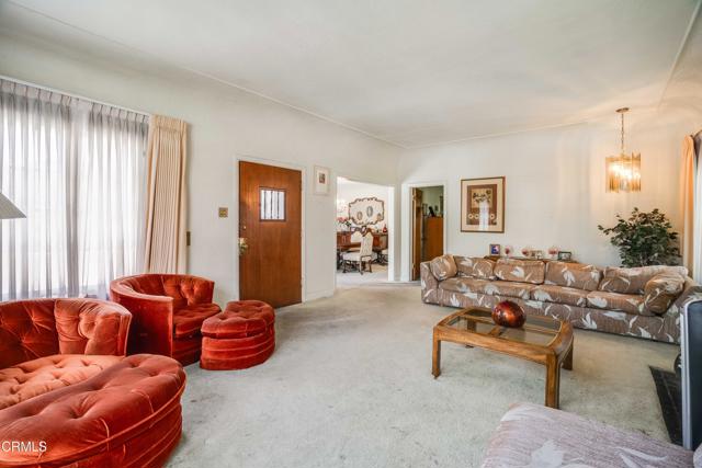 1120 S Burnside Avenue, Los Angeles CA: https://media.crmls.org/mediaz/7c734753-24cd-4188-b4c9-7c543d99b8b3.jpg