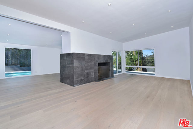 14892 Jadestone Drive, Sherman Oaks CA: https://media.crmls.org/mediaz/7c7361d4-2c4d-4206-81de-d6f0636402a7.jpg