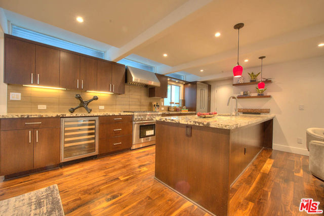 3804 Duray Place, Los Angeles CA: https://media.crmls.org/mediaz/7c74284d-8d68-455d-be2e-2fd86ff83000.jpg