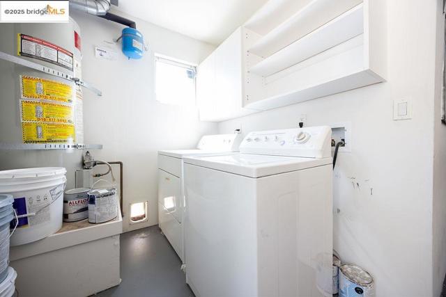 3927 Cerrito Ave, Oakland CA: https://media.crmls.org/mediaz/7c76bfc6-182a-4b7b-a0b6-382cdecb8585.jpg