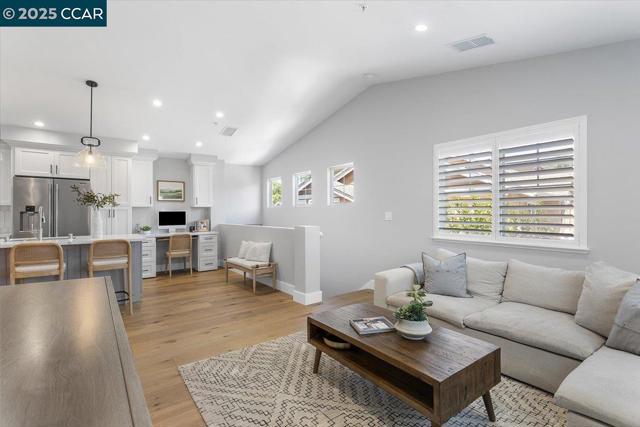 1310 Sutter Creek Ln, San Ramon CA: https://media.crmls.org/mediaz/7c76e23c-02d4-46b4-9d3d-2e2218be5ceb.jpg