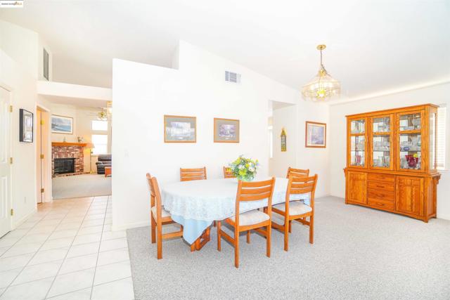 5402 Navajo Ct, Antioch CA: https://media.crmls.org/mediaz/7c77f97d-1139-40fa-9c89-92496b5865a3.jpg