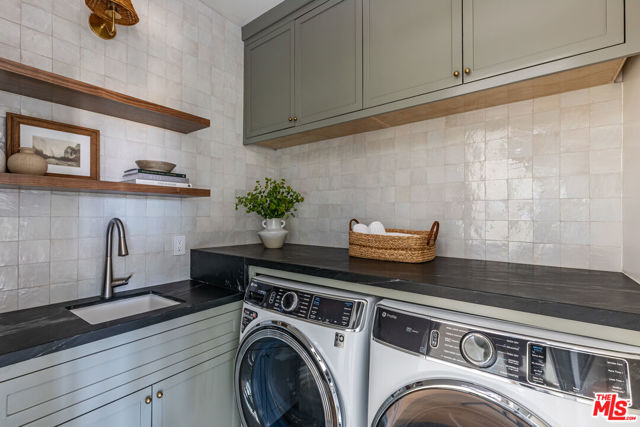 3745 May Street, Los Angeles CA: https://media.crmls.org/mediaz/7c7872ba-3cfc-4c7c-87ce-2301f4313aaa.jpg