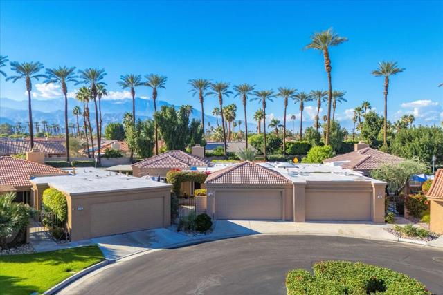 44269 Portofino Court, Palm Desert CA: https://media.crmls.org/mediaz/7c787607-b251-43db-9687-040c147be931.jpg