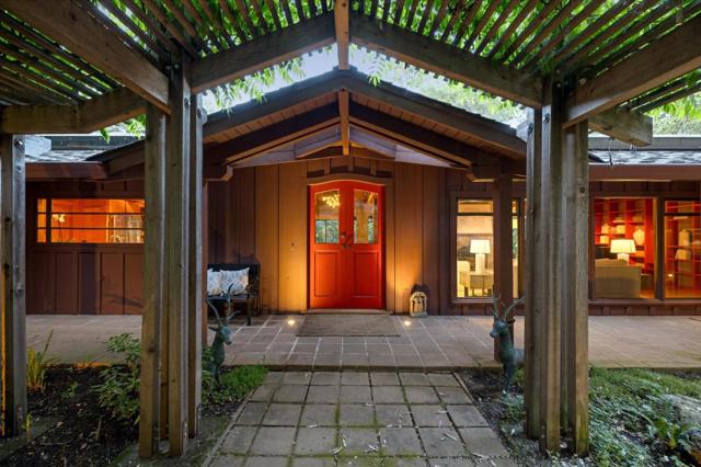 19 Preston Road, Woodside CA: https://media.crmls.org/mediaz/7c788ad6-3720-4330-b2d7-195c58d29232.jpg