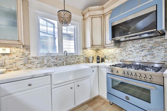 Image 10 of 44 For 827 C Avenue