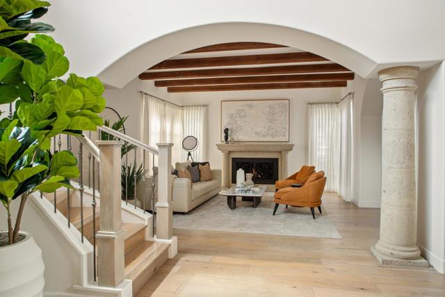 7729 Ivanhoe Avenue, La Jolla CA: https://media.crmls.org/mediaz/7c797a96-200a-4b22-bee2-73369b6ffd5c.jpg